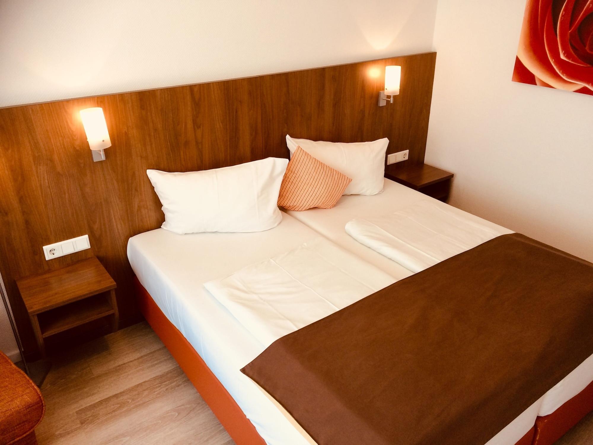 Triton Hotel Cologne Exterior photo