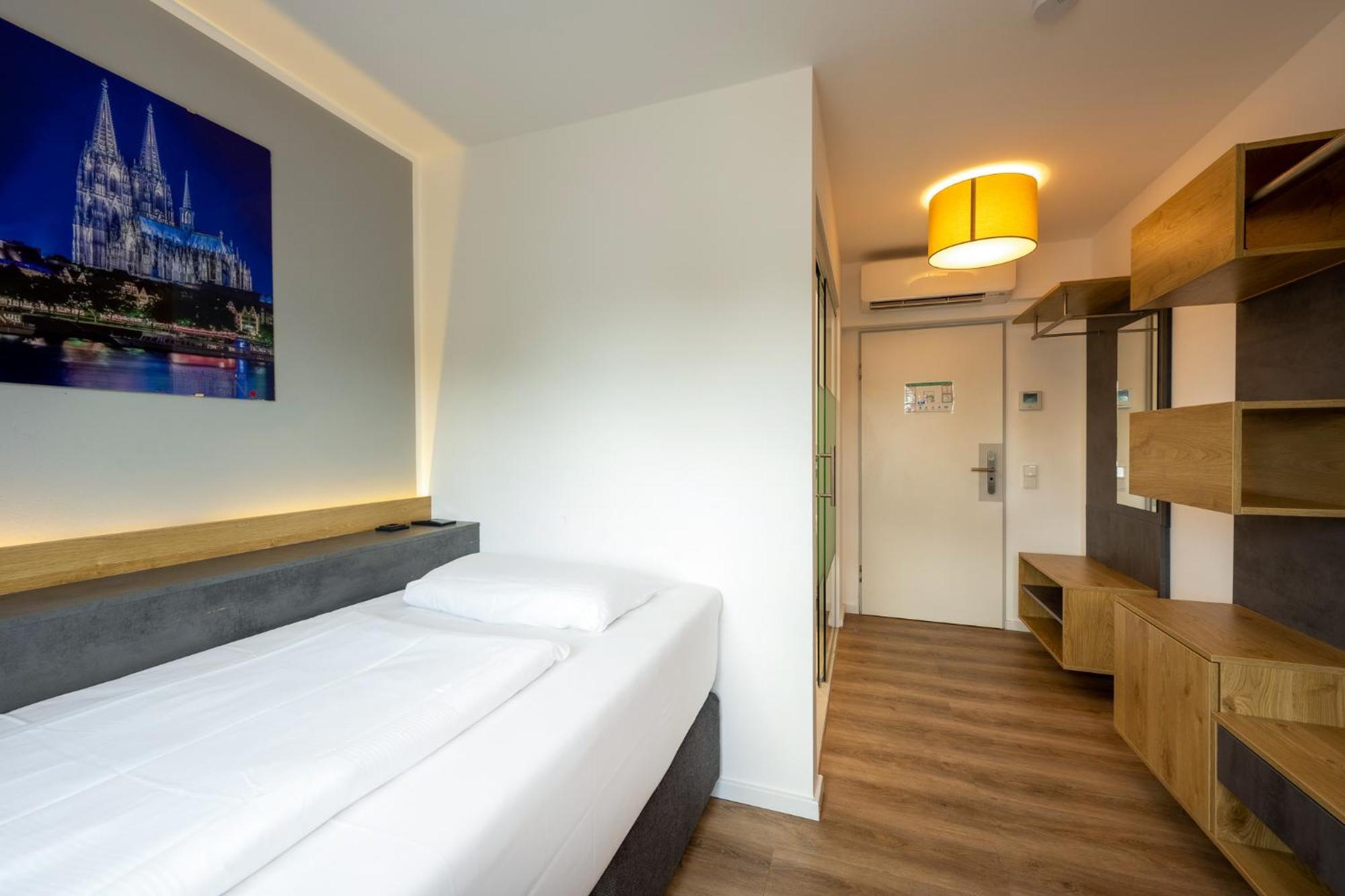 Triton Hotel Cologne Exterior photo