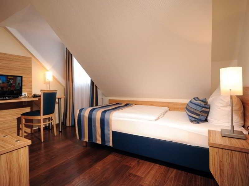 Triton Hotel Cologne Exterior photo