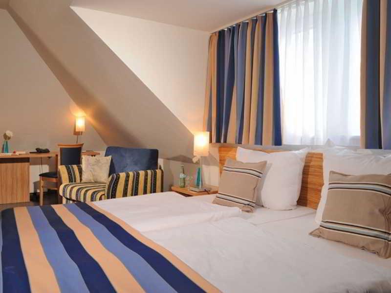 Triton Hotel Cologne Exterior photo